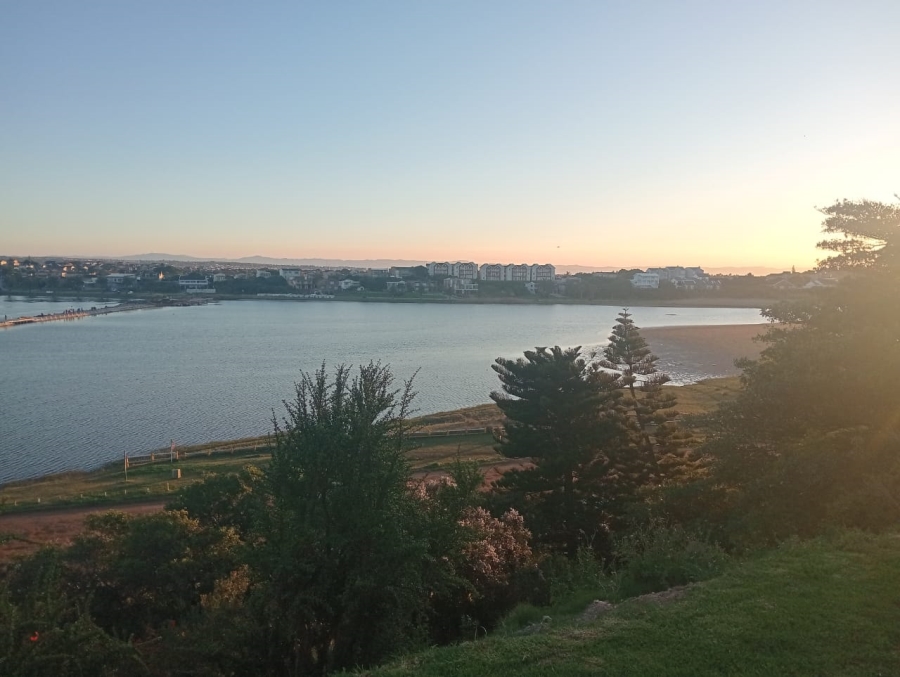 5 Bedroom Property for Sale in Paradise Beach Eastern Cape